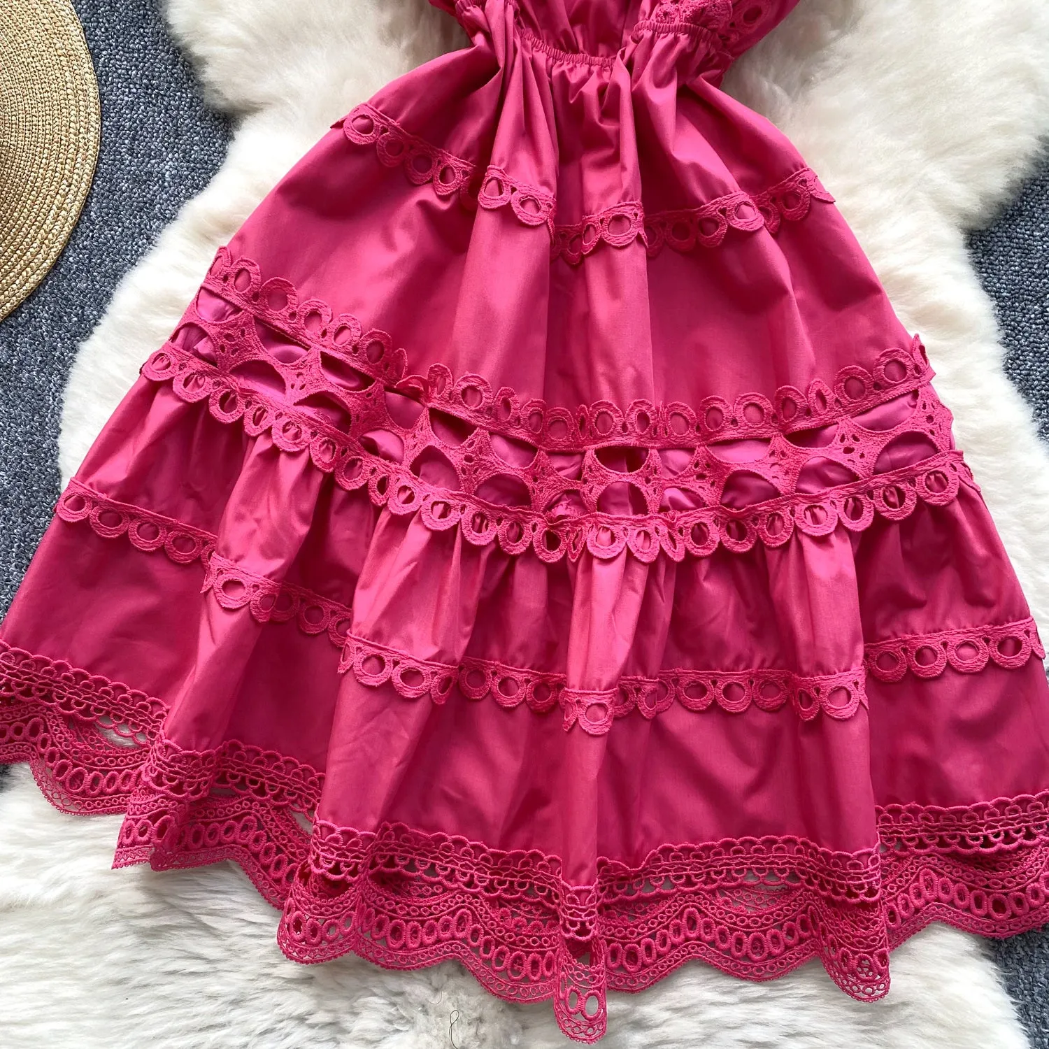 Elegant Hollowed Lace Sleeveless Dress