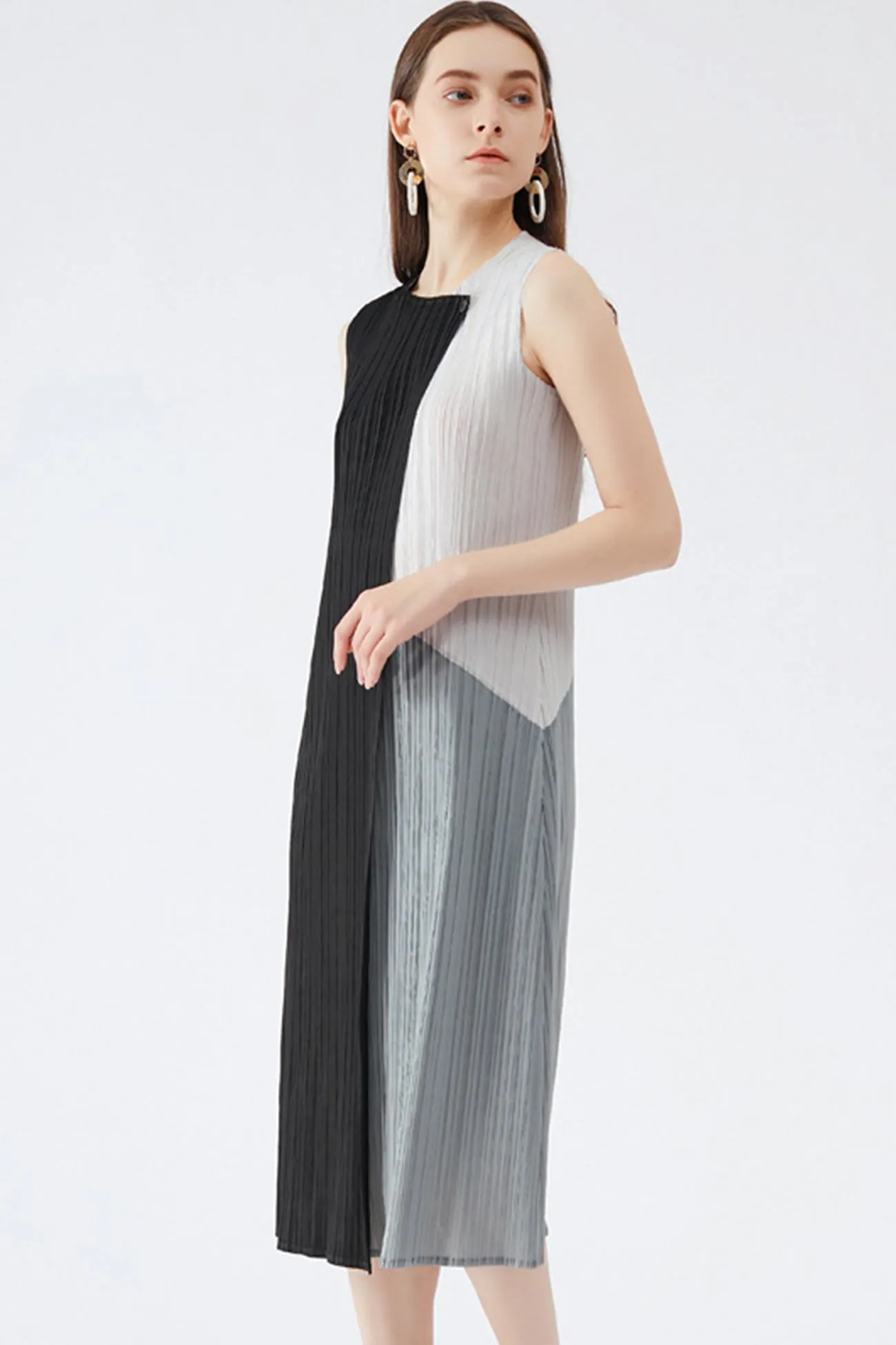 Full Pleated Sleeveless Maxi Dress