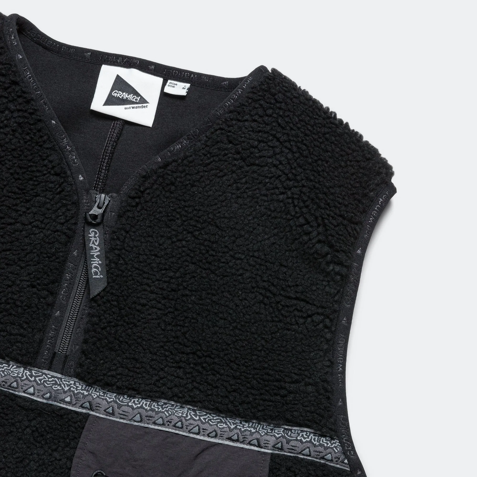 JQ Tape Fleece Vest x and wander - Black